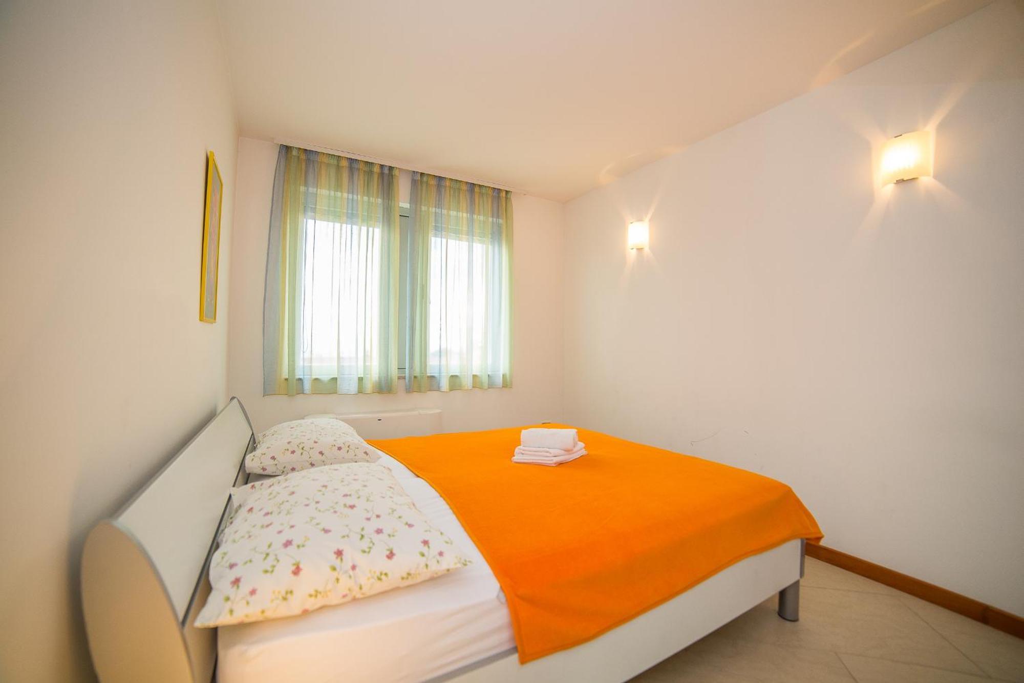 Apartments Milan Makarska Szoba fotó