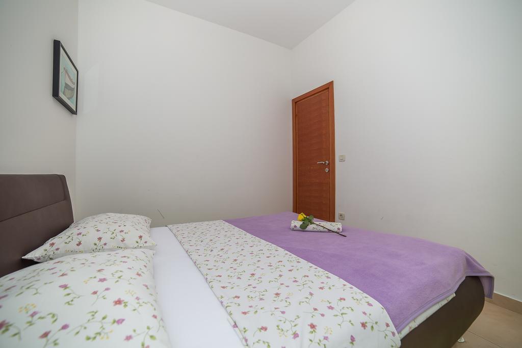 Apartments Milan Makarska Szoba fotó